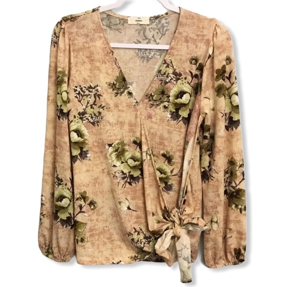 entro Tops - NWOT ENTRO FLORAL PRINT TOP